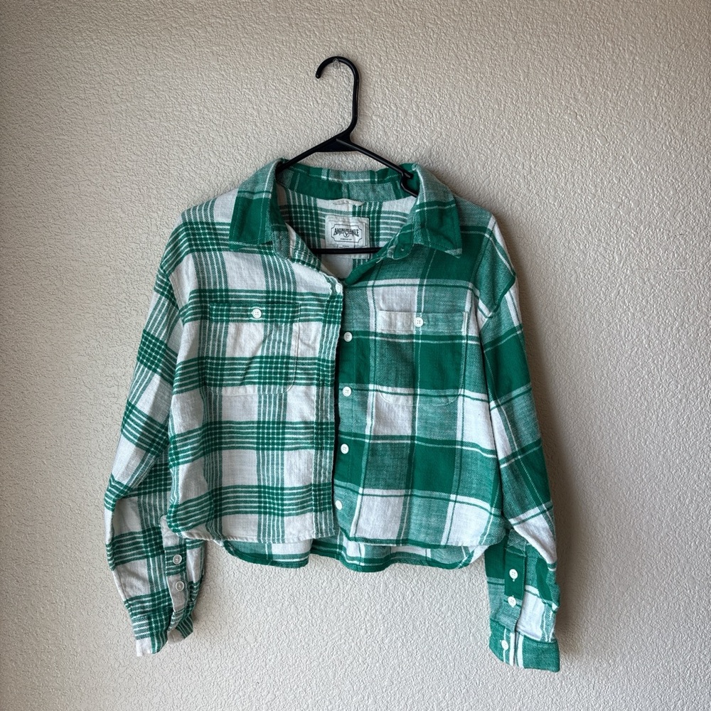 American‎ Eagle Outfitters Green and White Plaid Crop Top Flannel Size Medium